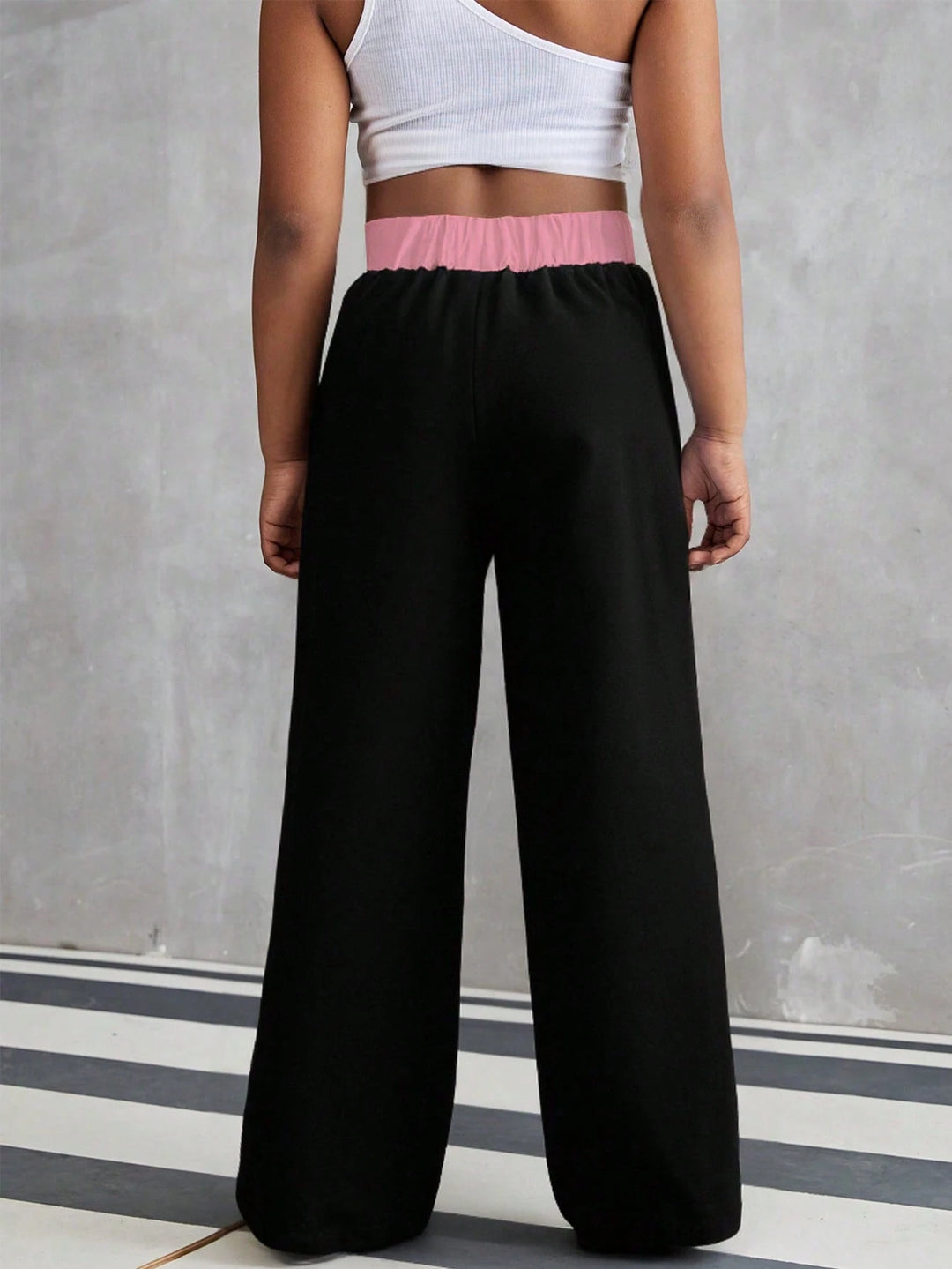 Pantaloni SHEIN, negru