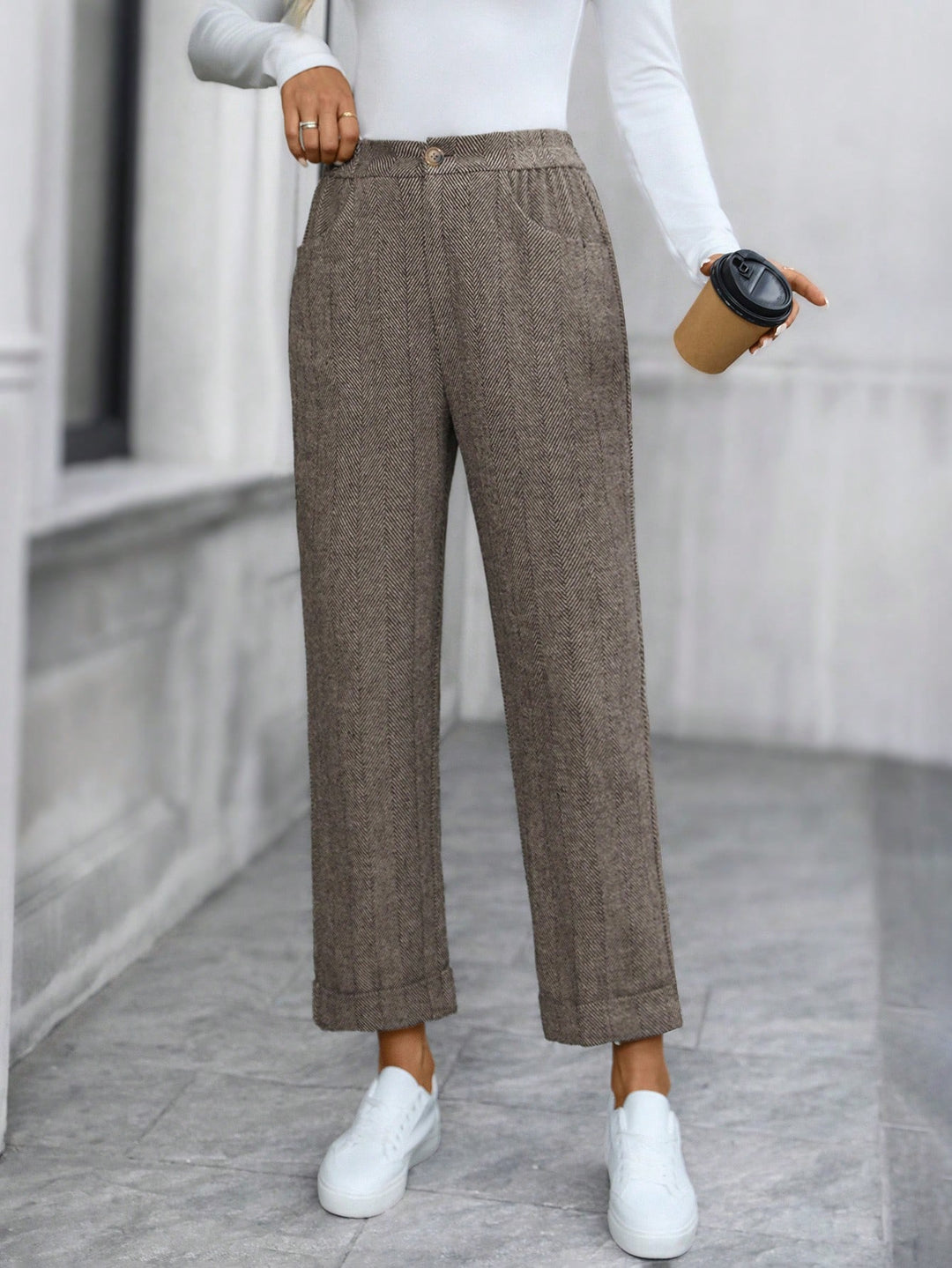 Pantaloni SHEIN, maro