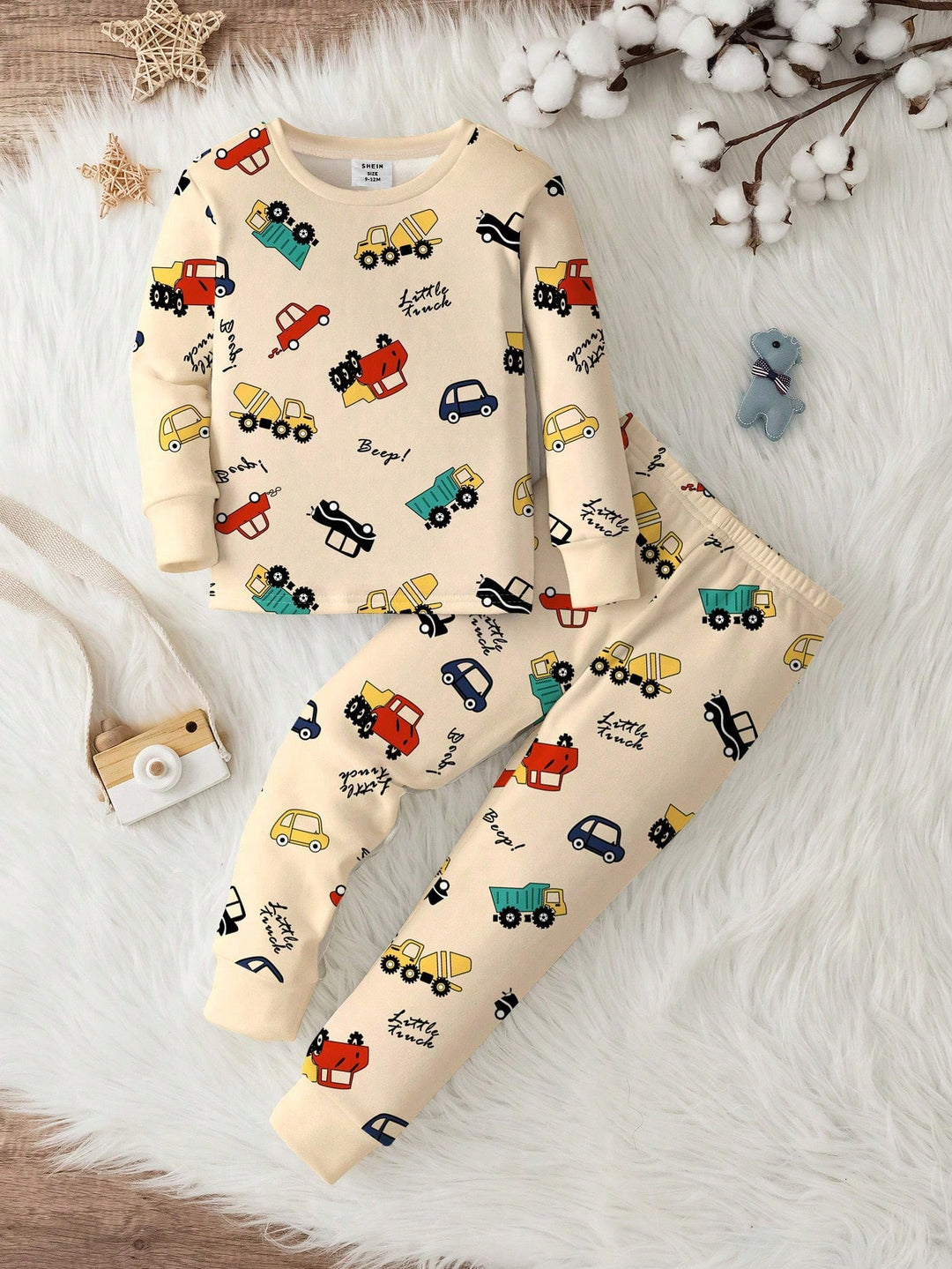 Compleu pijamale SHEIN, crem