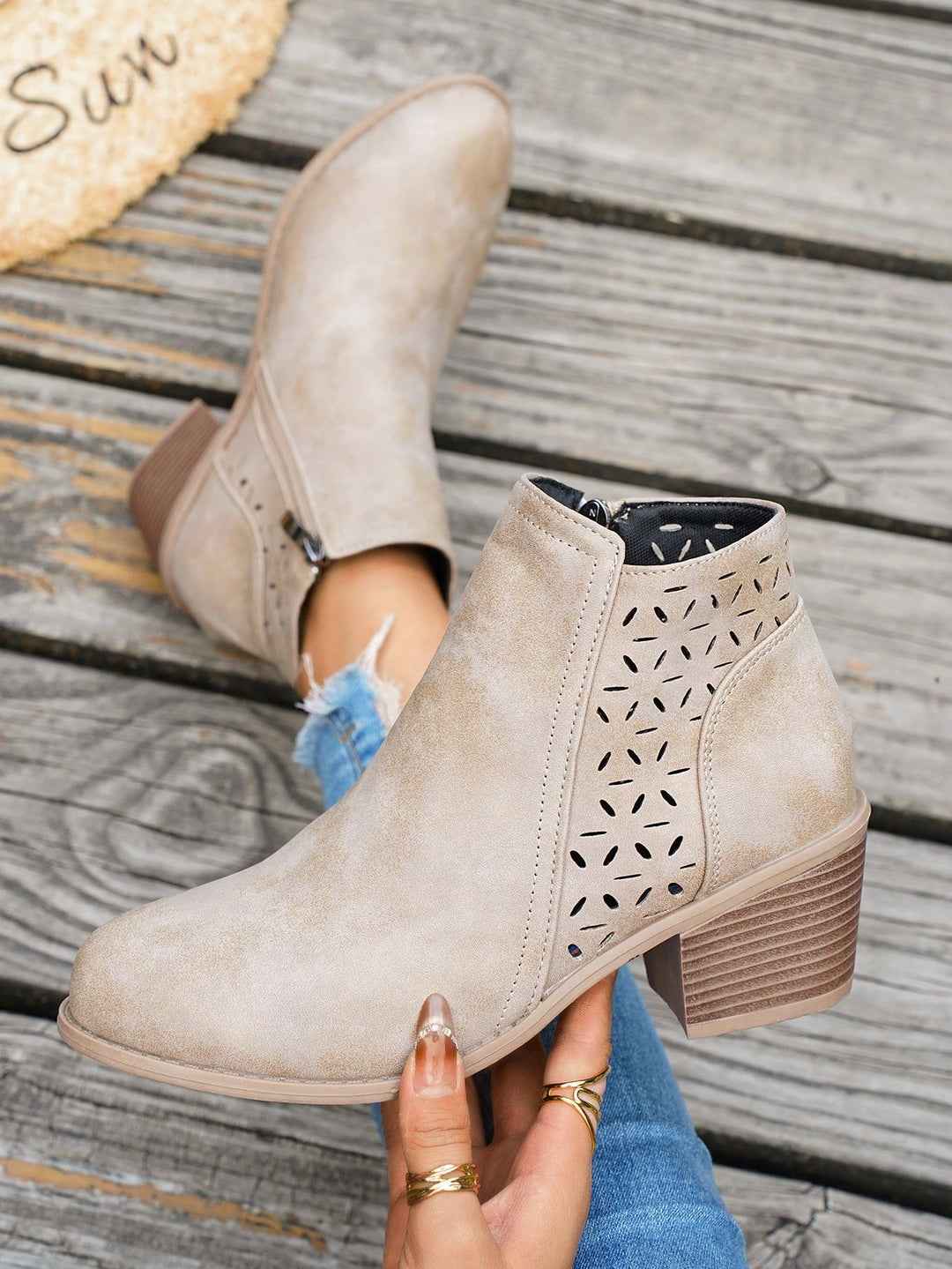 Botine cu toc SHEIN, bej