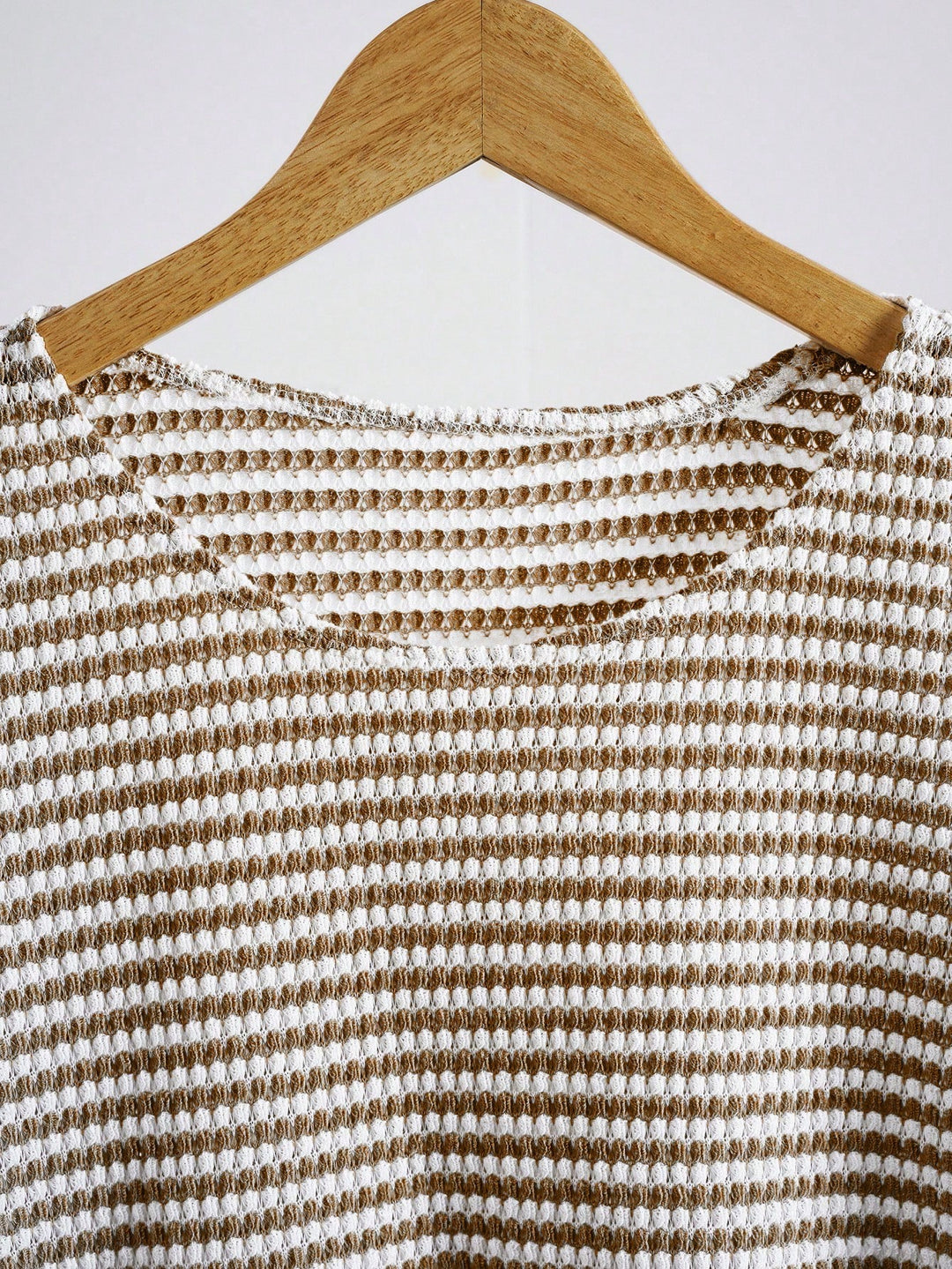 Tricou SHEIN, maro