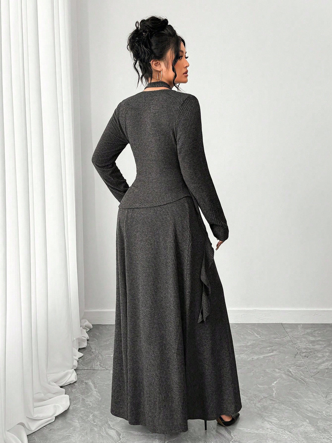 SHEIN együttes, szürke