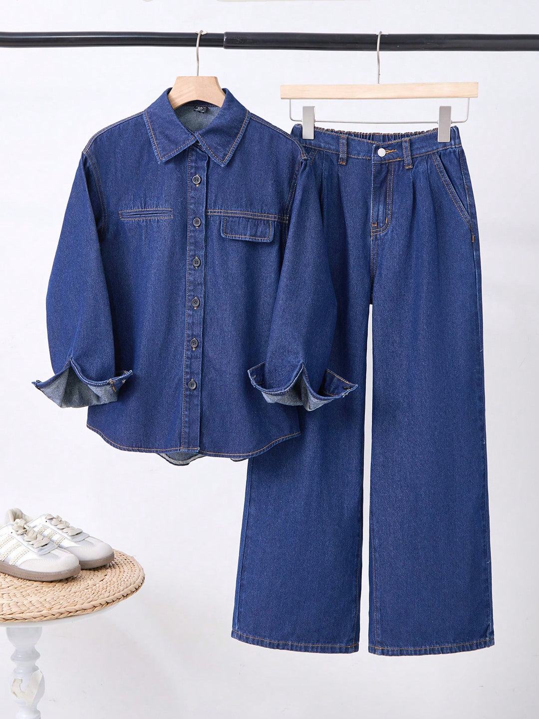 SHEIN együttes, kék