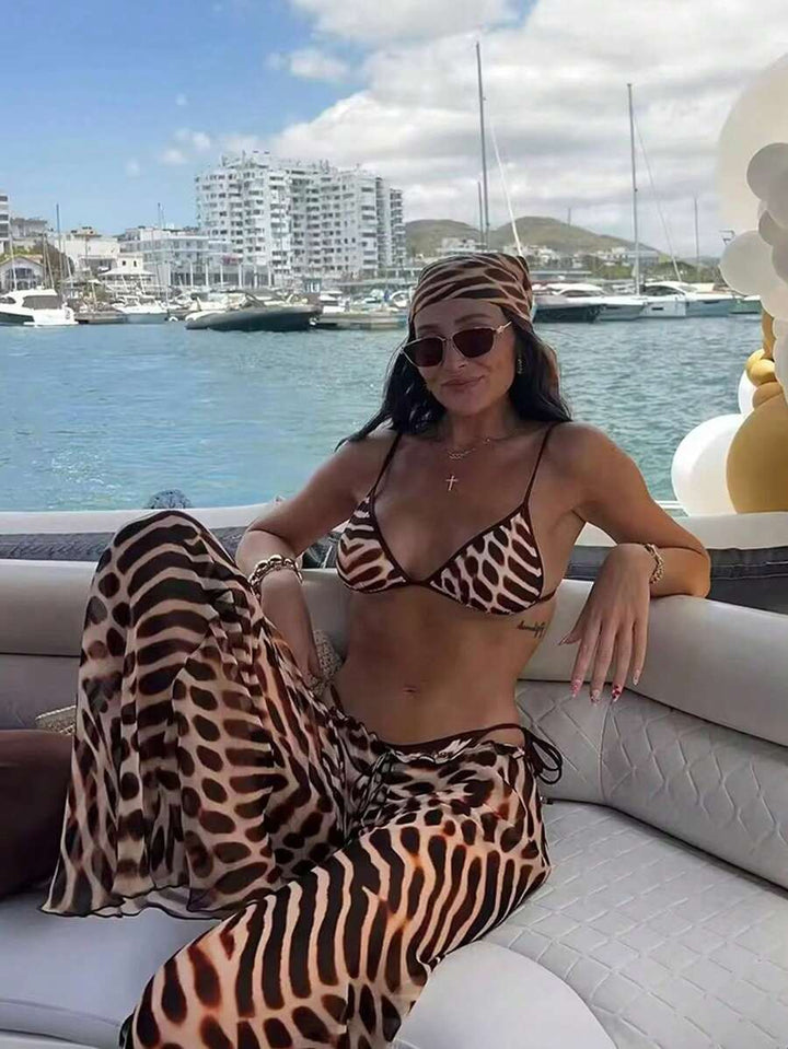 Set costum de baie SHEIN, mix culori