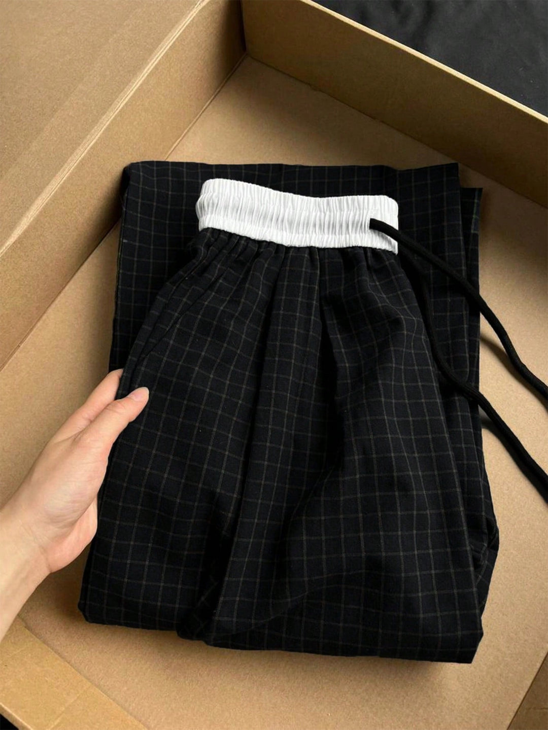 Pantaloni SHEIN, negru