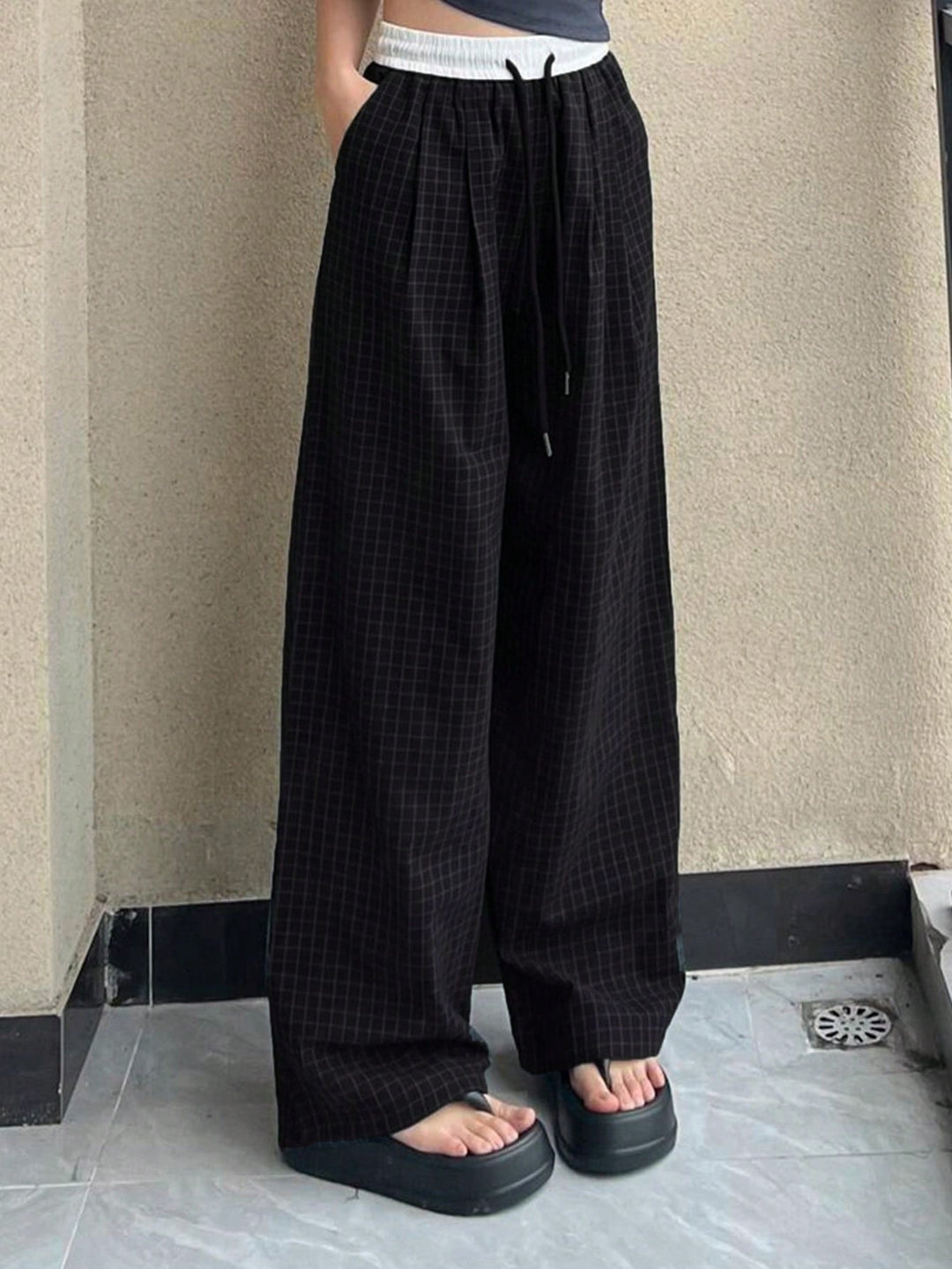 Pantaloni SHEIN, negru