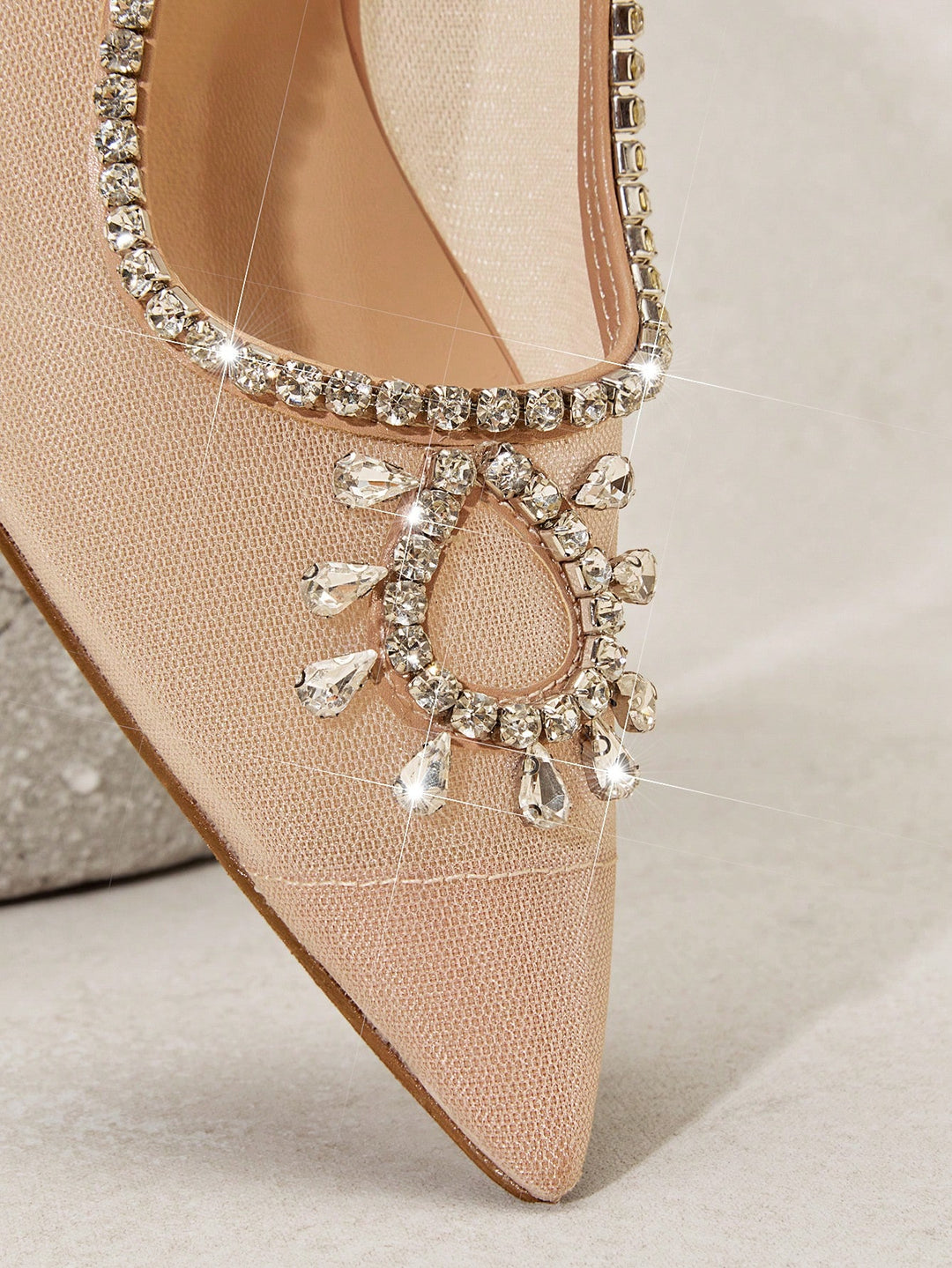 Pantofi cu toc Shein, Bej