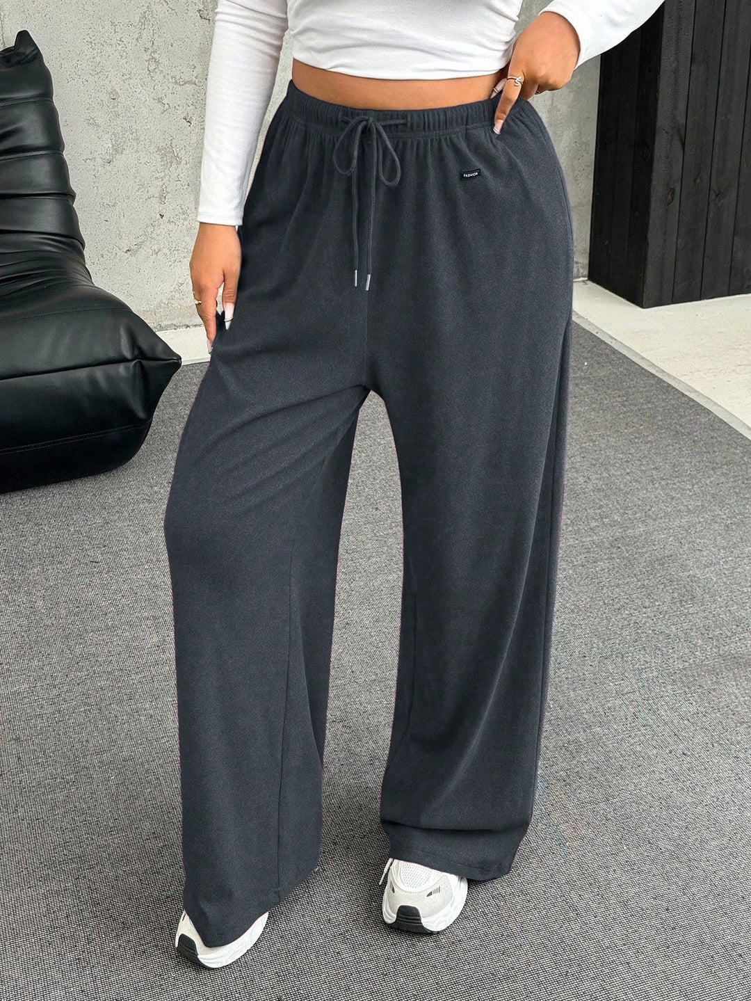 Pantaloni SHEIN, gri