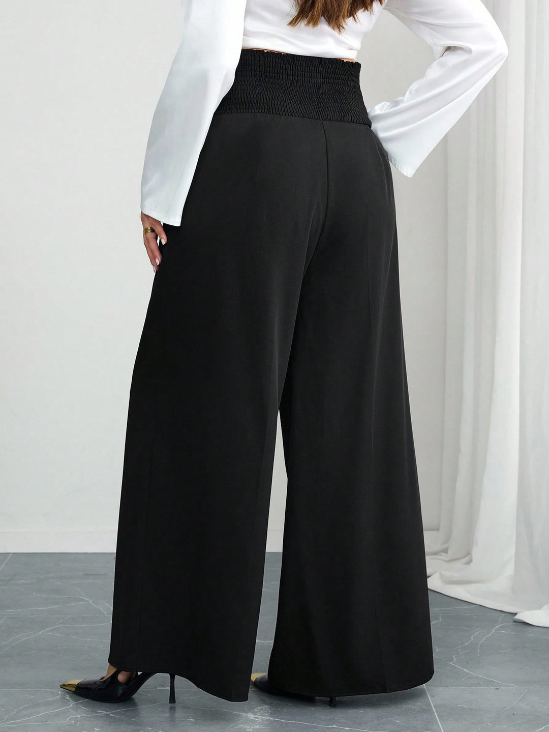 Pantaloni SHEIN, negru