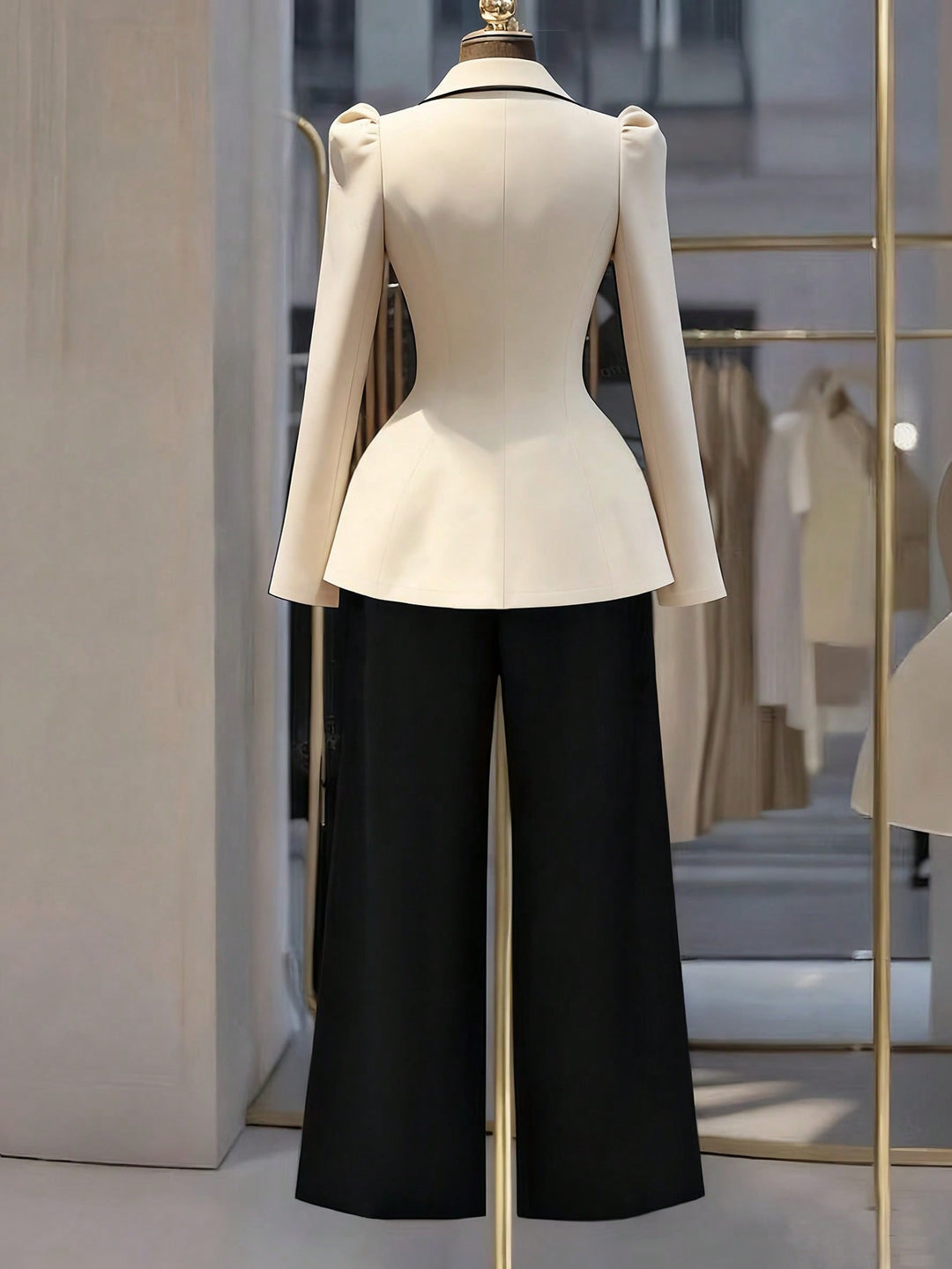 Costum SHEIN, bej