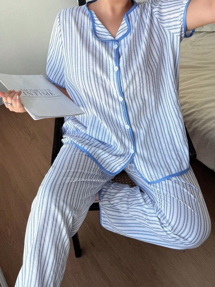 Set pijamale SHEIN, albastru