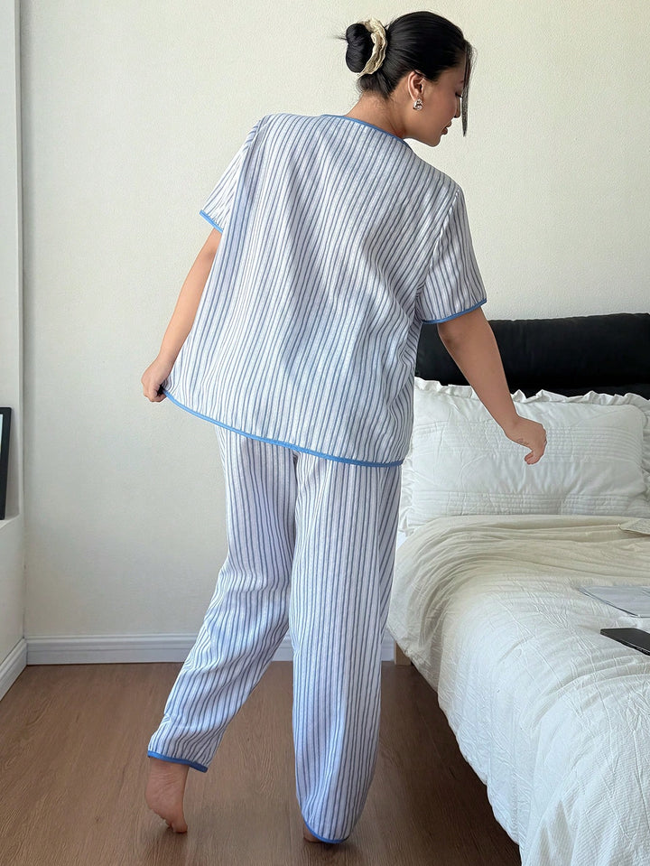 Set pijamale SHEIN, albastru