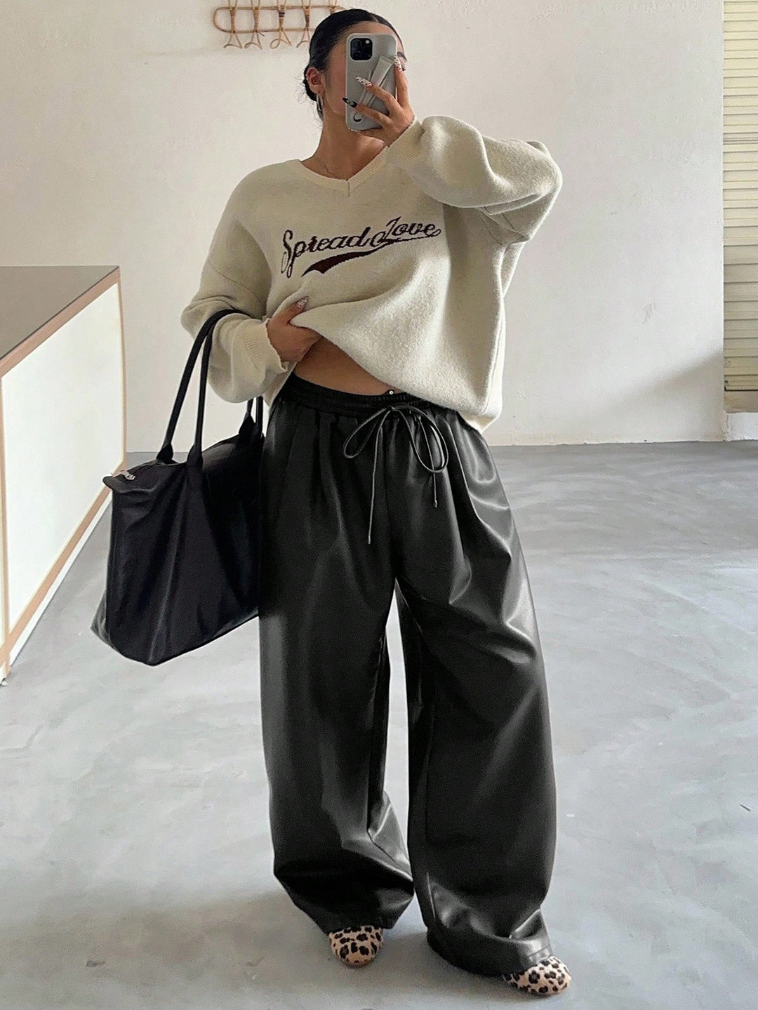 Pantaloni SHEIN, negru