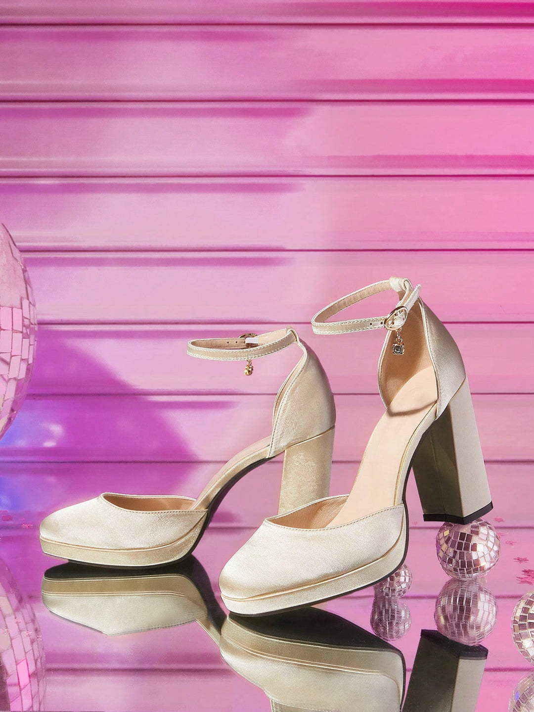 Pantofi cu toc SHEIN, bej