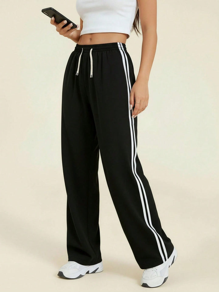 Pantaloni SHEIN, negru