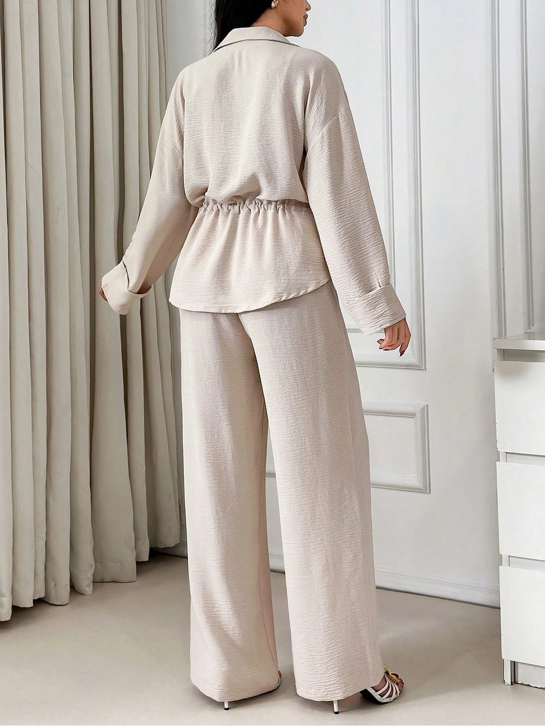 SHEIN együttes, bézs