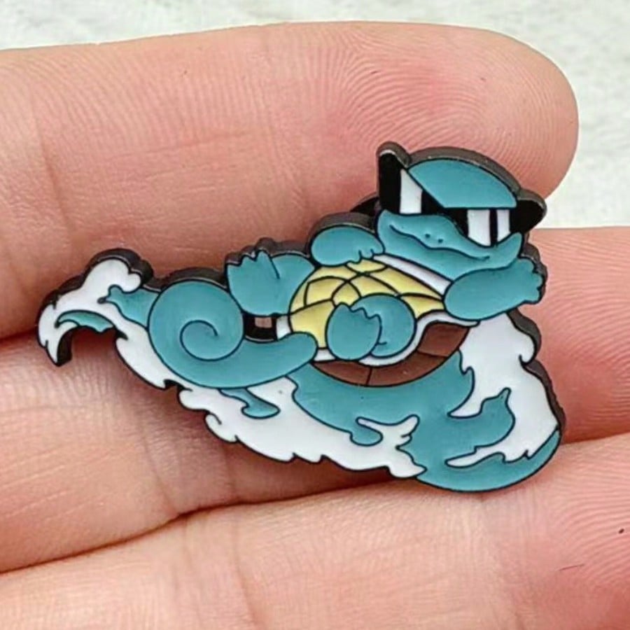 Set de insigne emailate SHEIN, mix culori