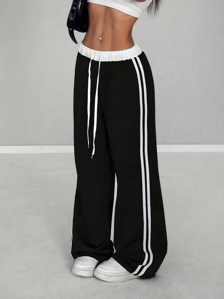 Pantaloni SHEIN, negru