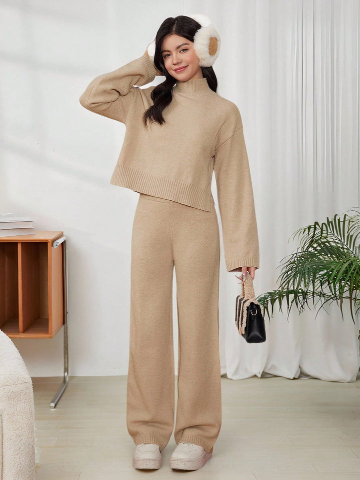 Set din două piese tricou și pantaloni SHEIN, kaki