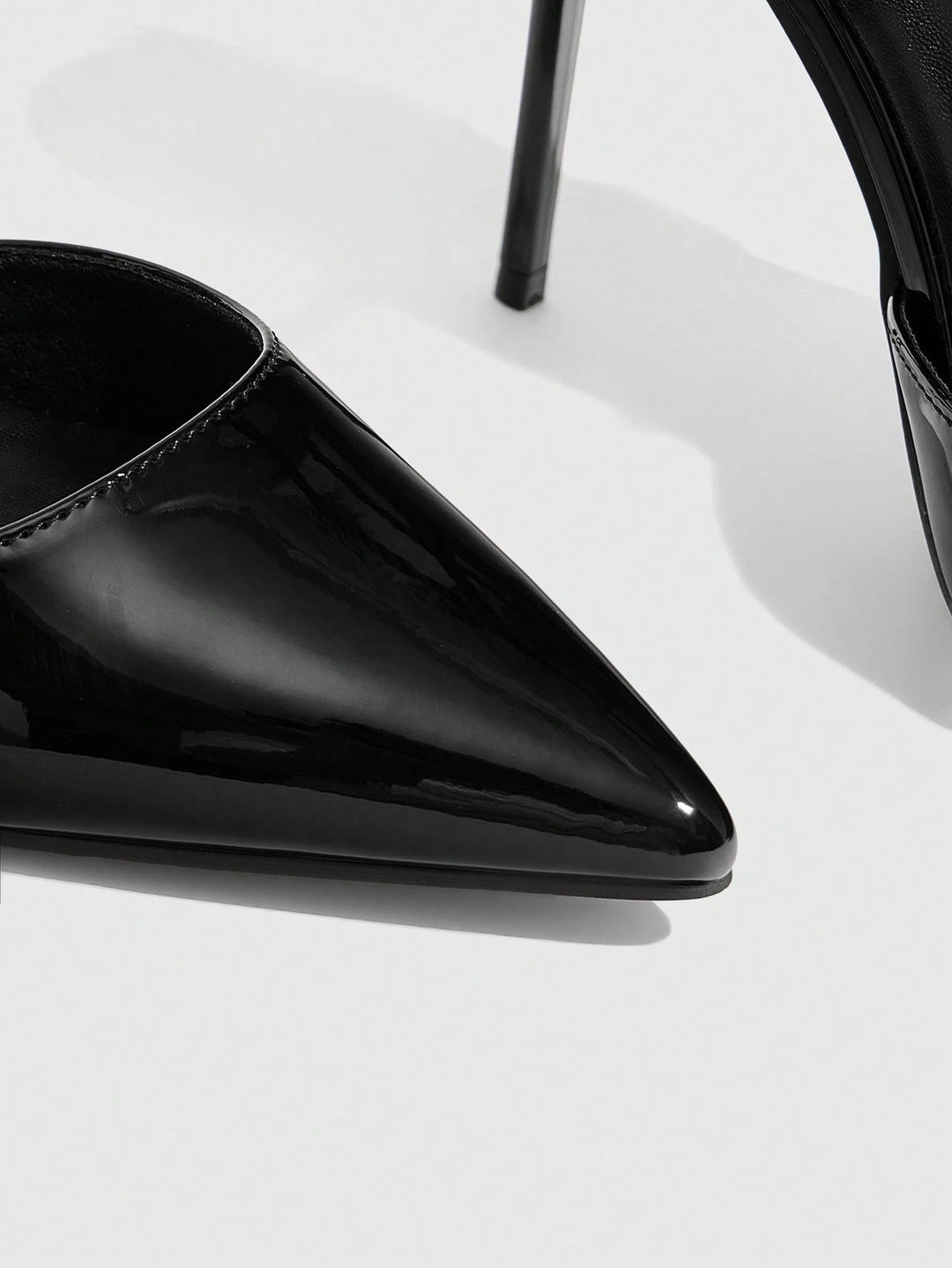 Pantofi cu toc SHEIN, negru