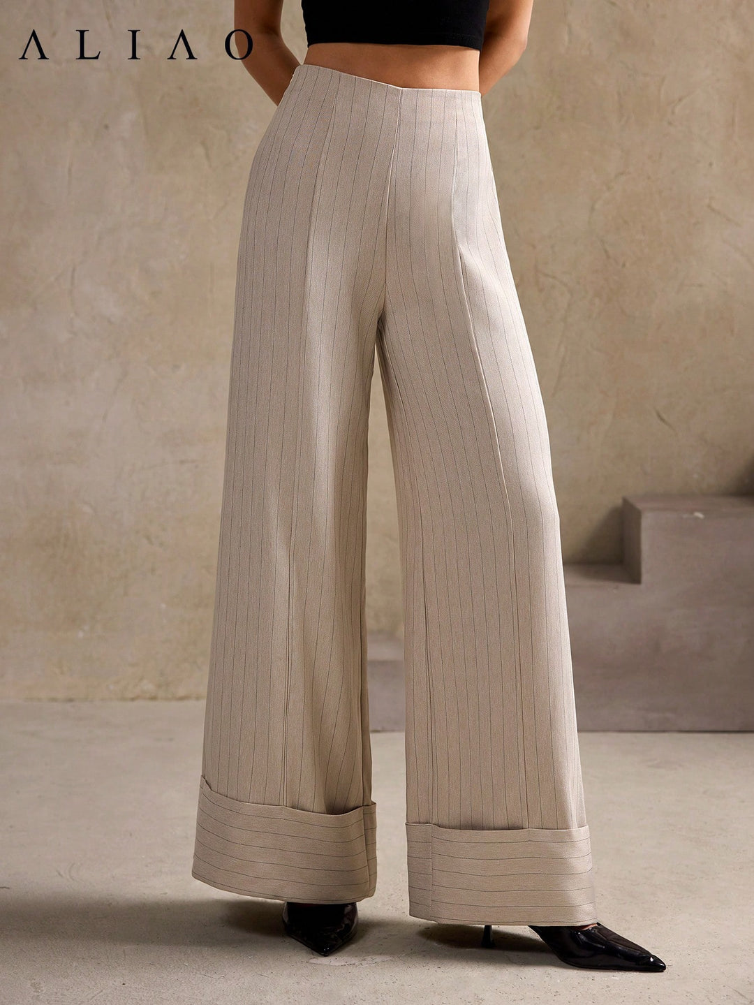 Pantaloni SHEIN, kaki
