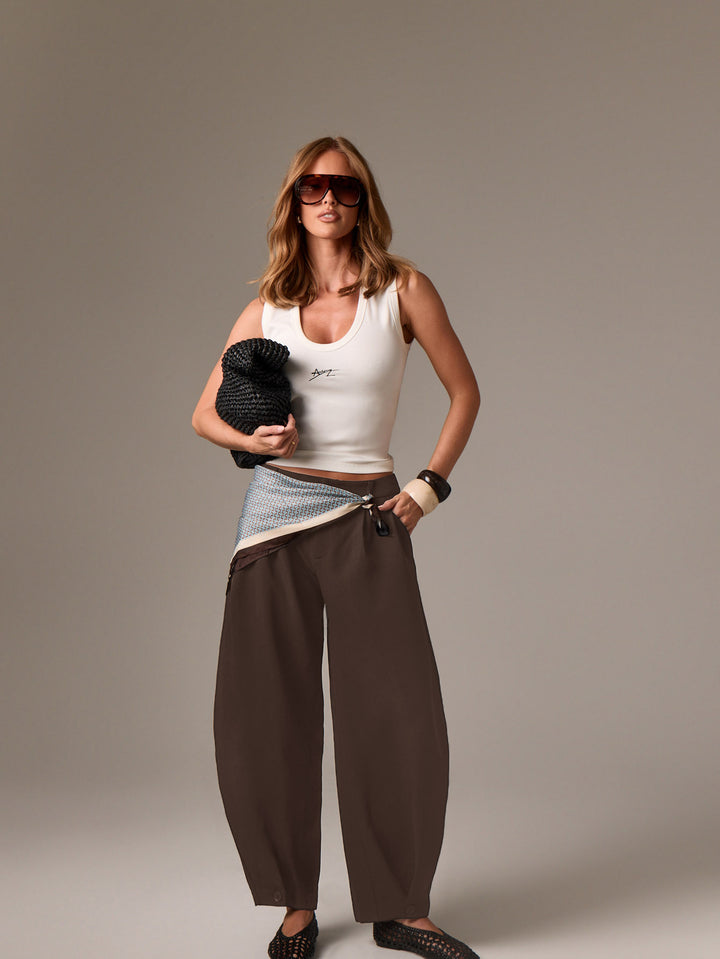 Pantalon SHEIN, maro