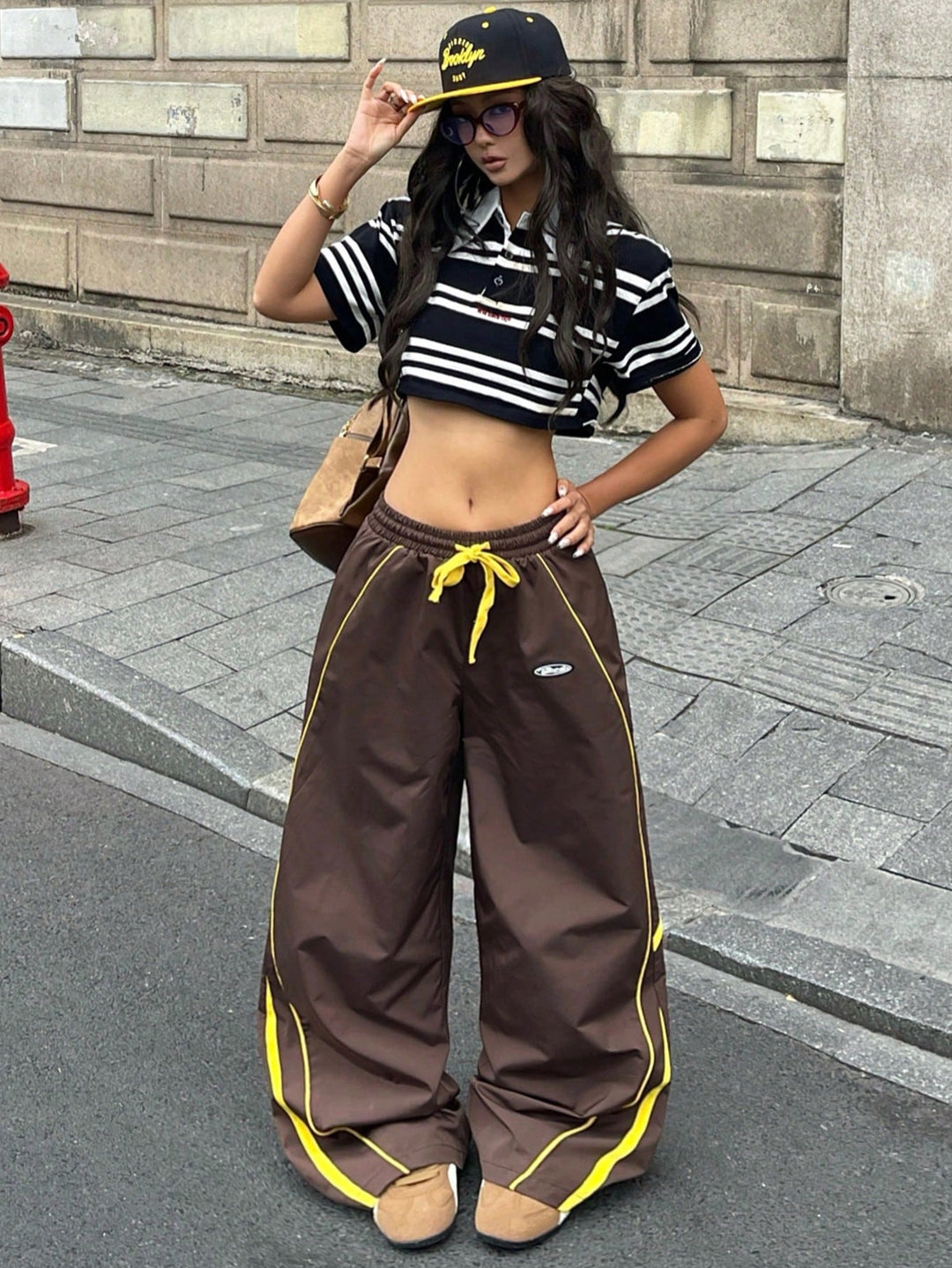 Pantaloni SHEIN, maro
