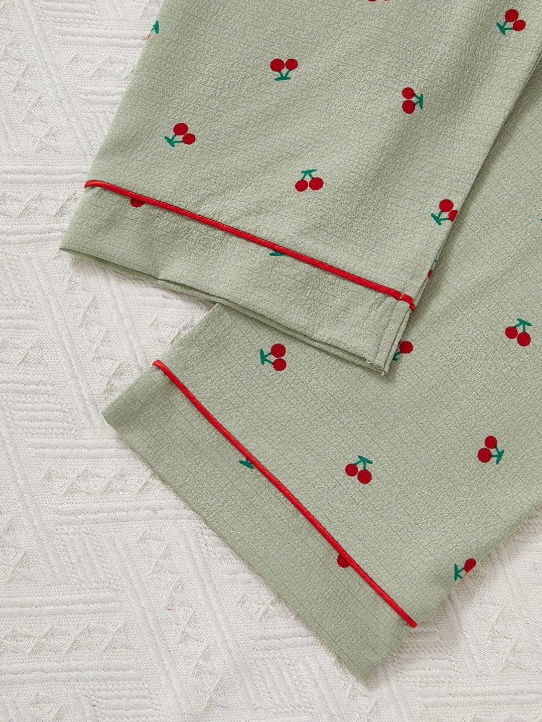 Compleu pijamale SHEIN, mix culori
