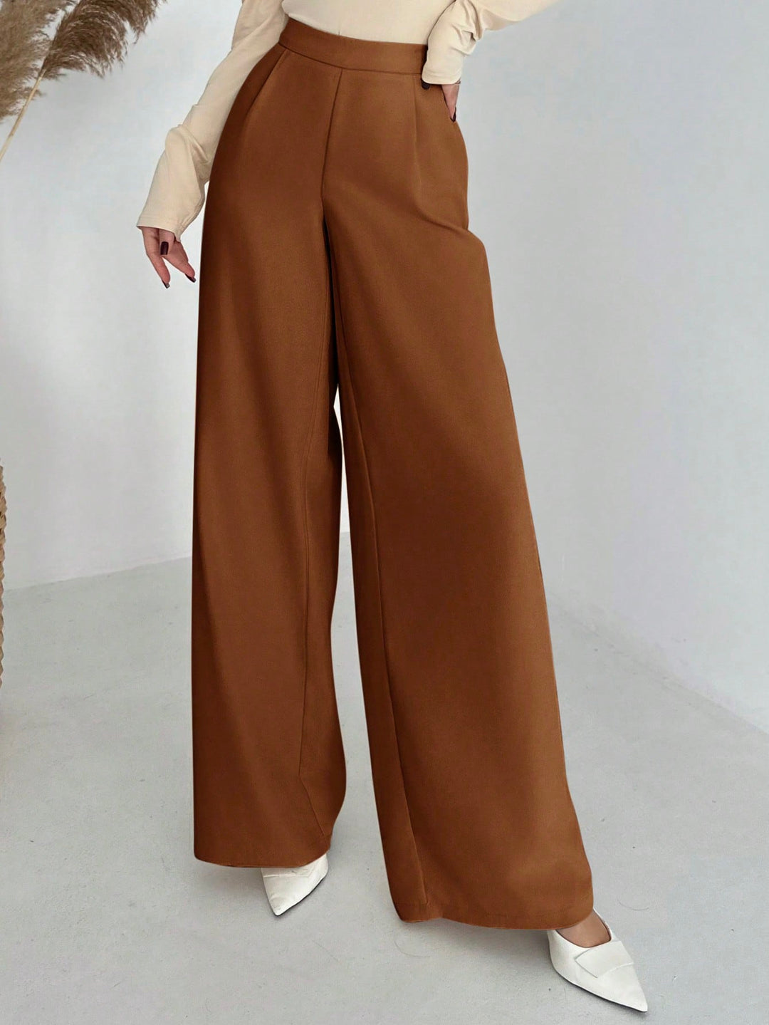 Pantaloni SHEIN, maro