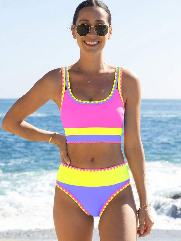 Set costum de baie SHEIN, mix culori