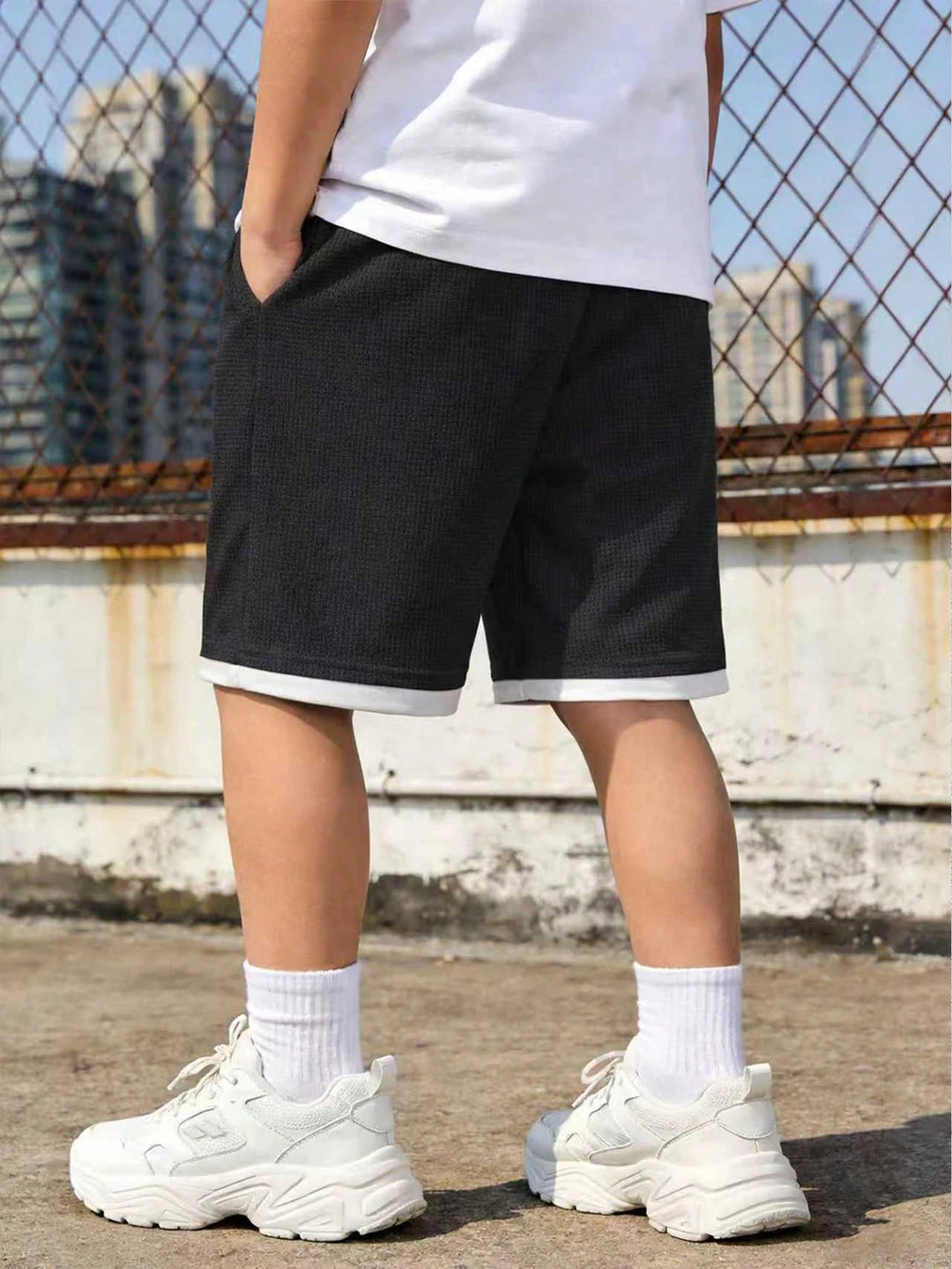 Pantaloni scurți SHEIN, negru
