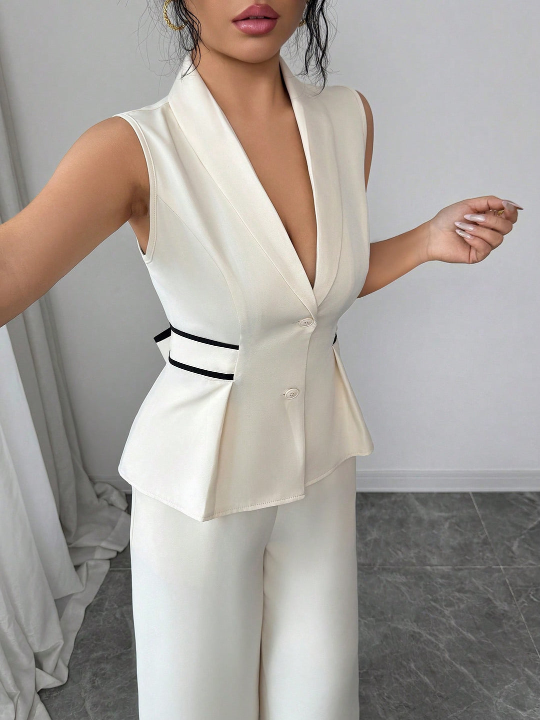 SHEIN együttes, bézs