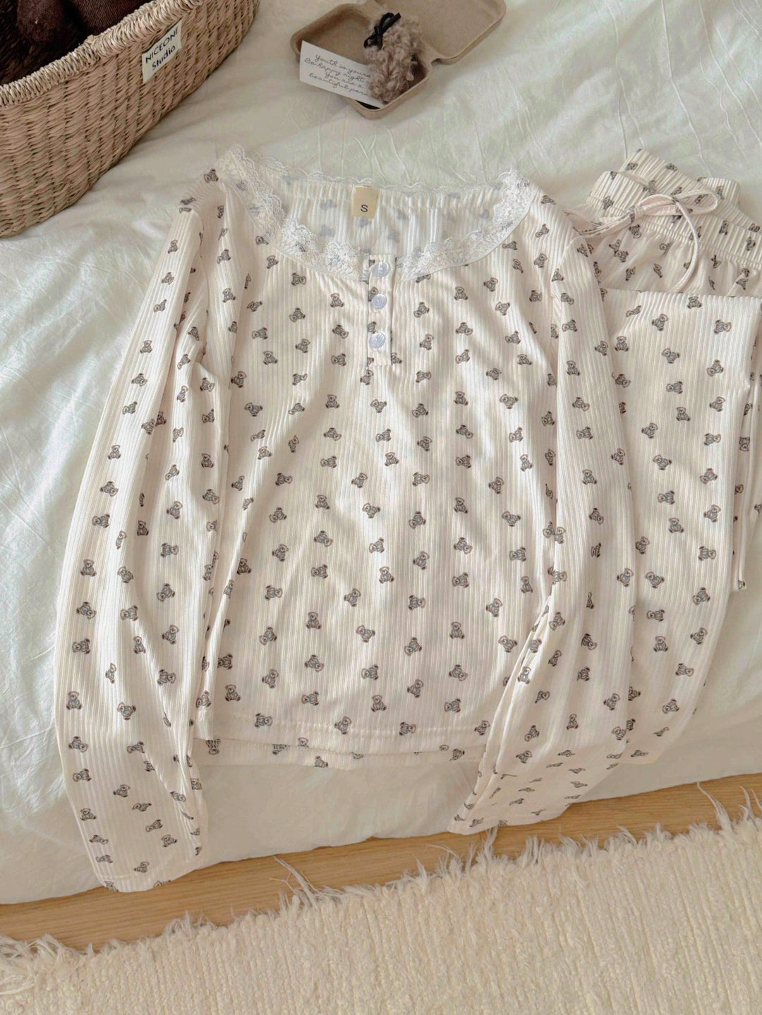 Set pijamale SHEIN, alb