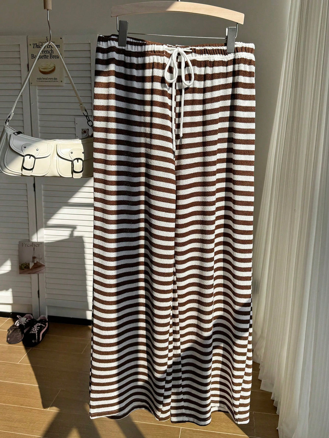 Pantaloni SHEIN, maro