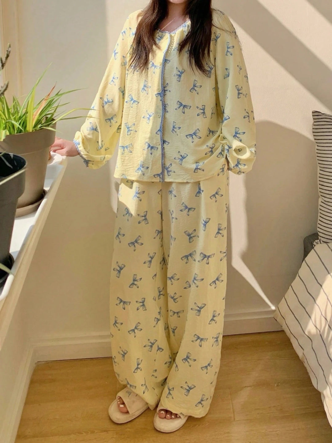 Compleu  pijamale SHEIN, mix culori