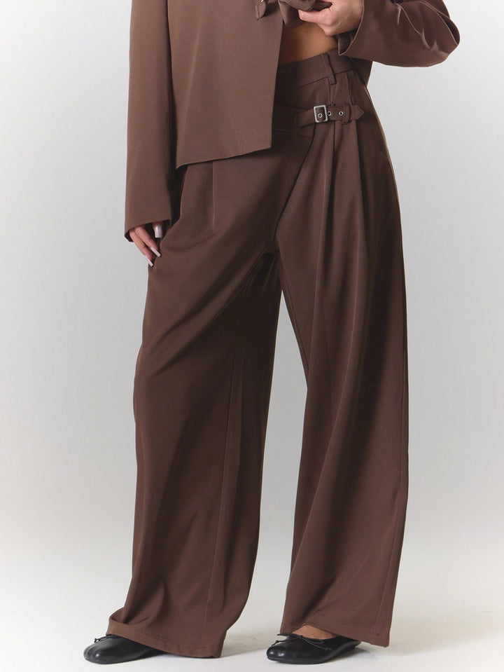 Pantalon SHEIN, maro