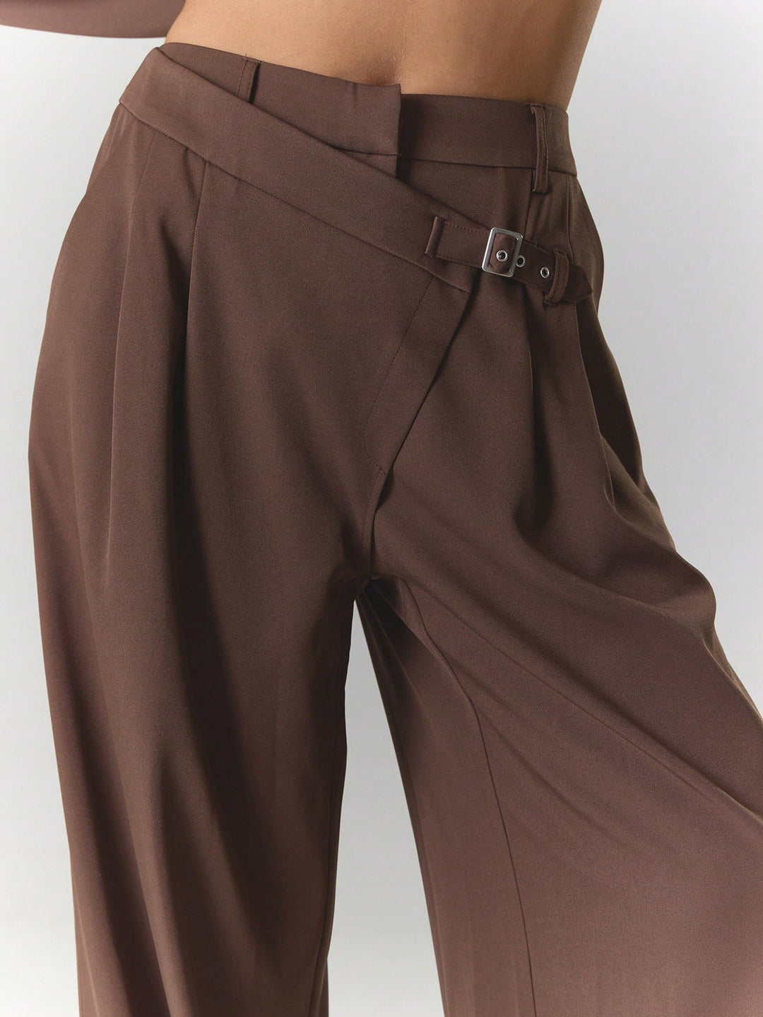 Pantalon SHEIN, maro
