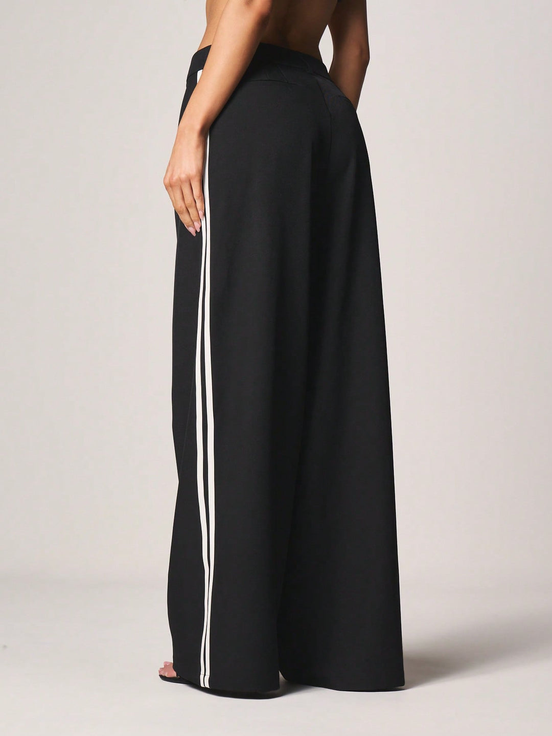 Pantaloni SHEIN, negru