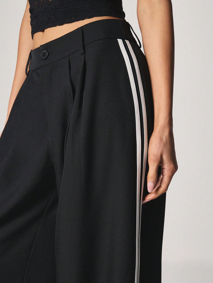 Pantaloni SHEIN, negru