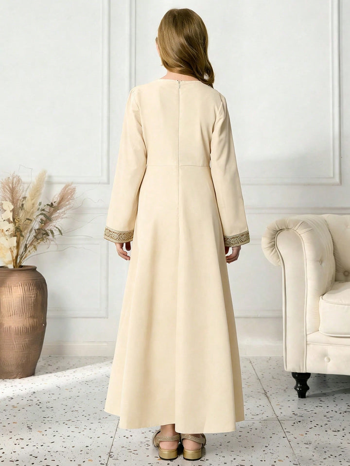Ținută de petrecere SHEIN, bej