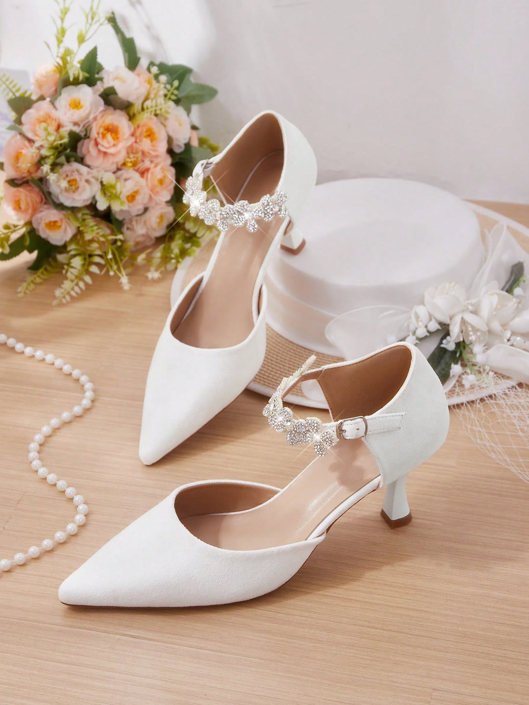 Pantofi cu toc SHEIN, alb