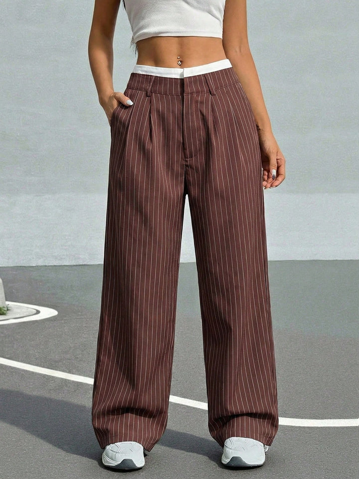 Pantalon SHEIN, maro