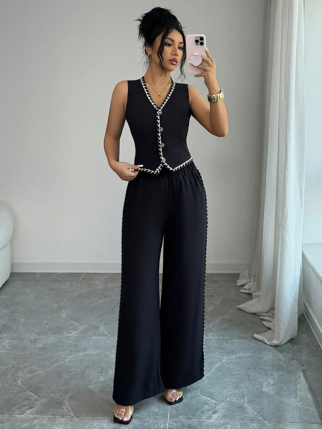 SHEIN együttes, fekete