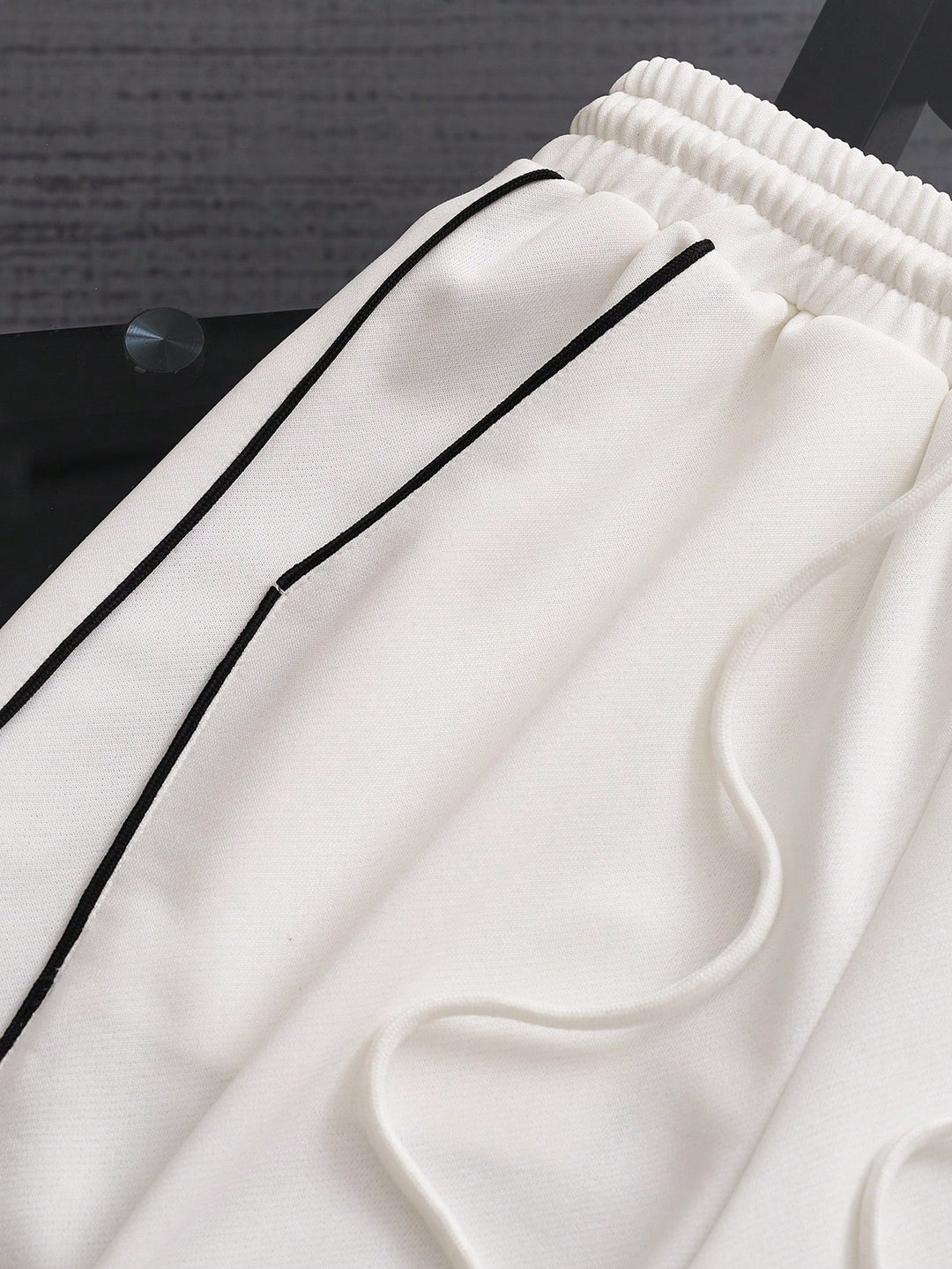 Pantaloni SHEIN, alb