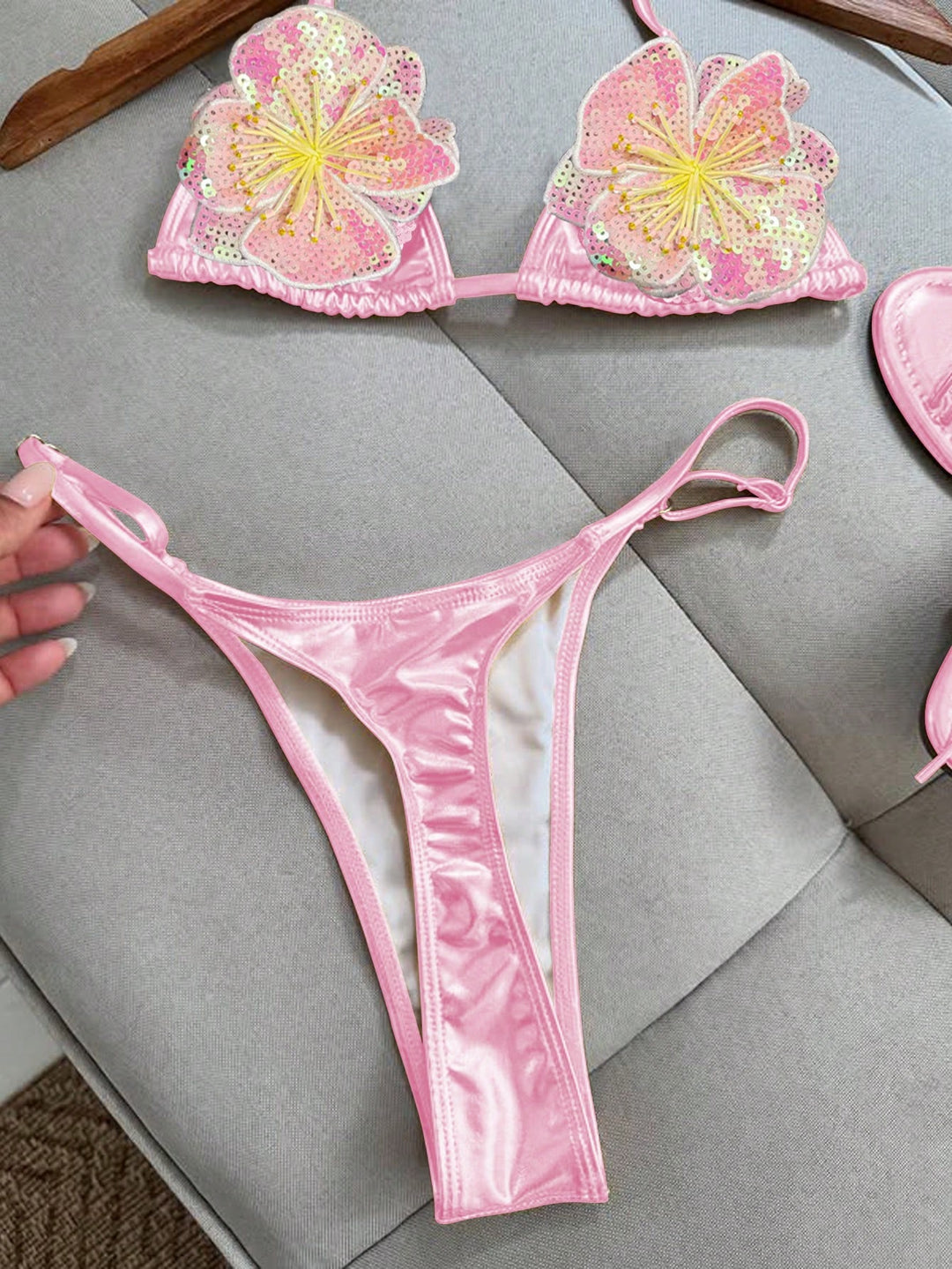 Set bikini SHEIN, roz