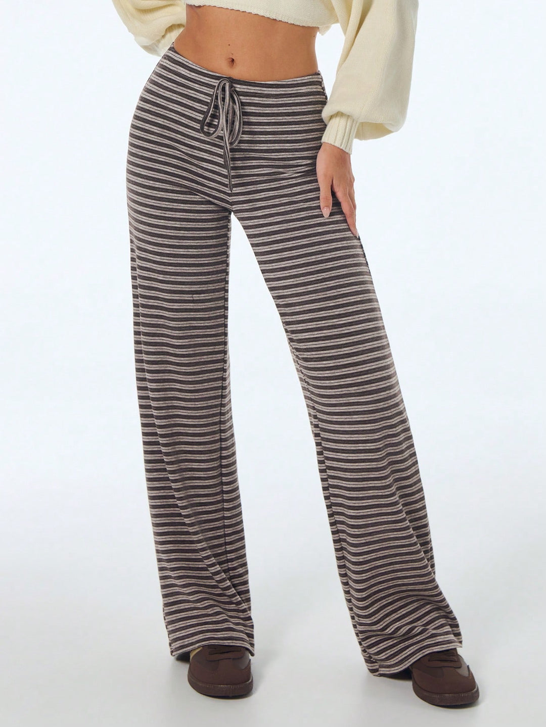 Pantaloni SHEIN, maro
