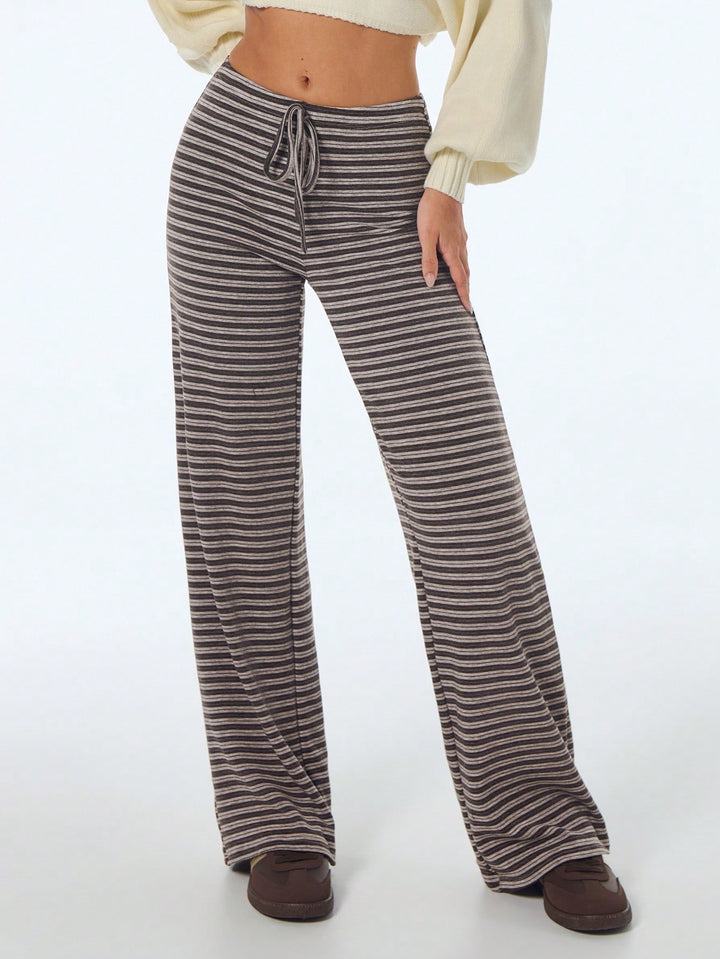 Pantaloni SHEIN, maro