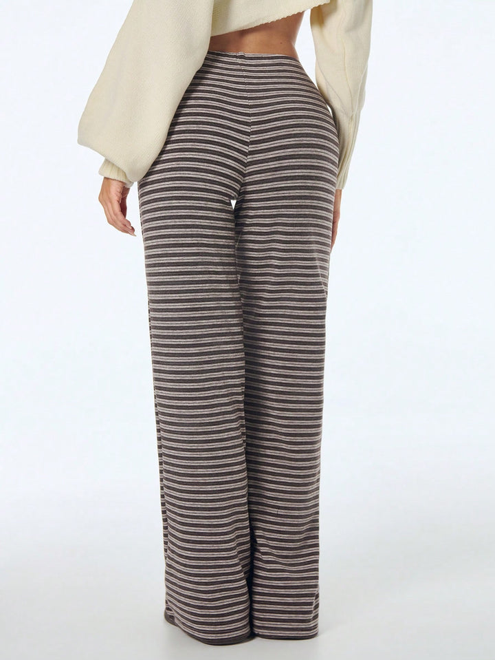 Pantaloni SHEIN, maro