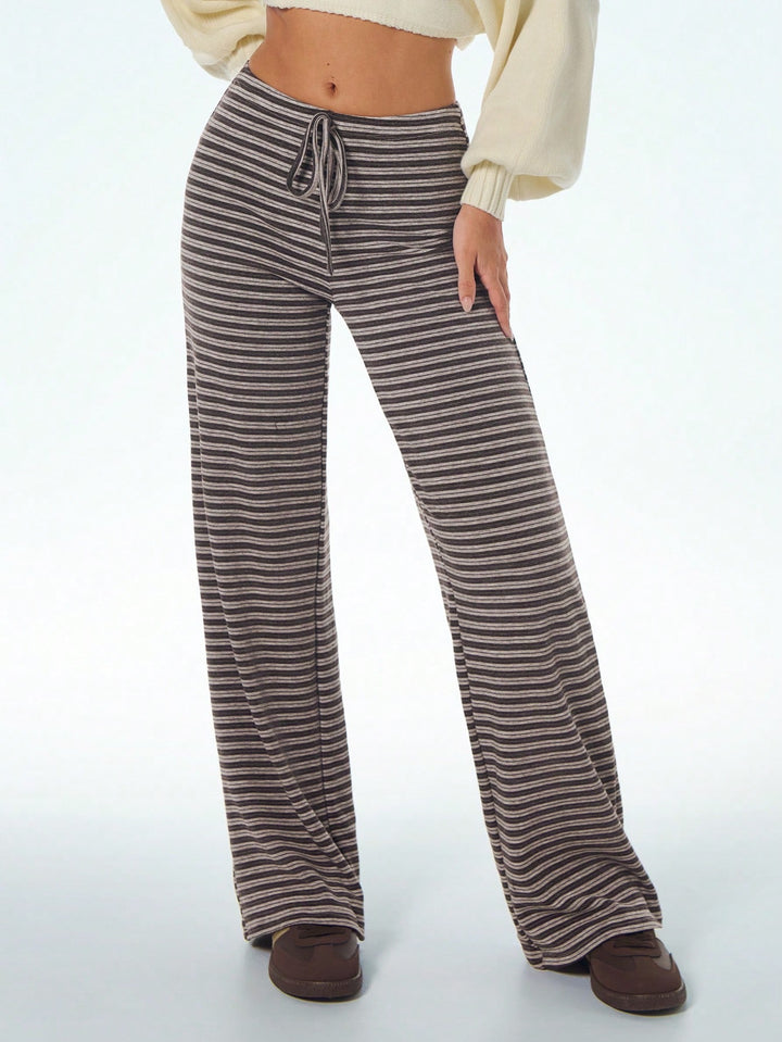Pantaloni SHEIN, maro