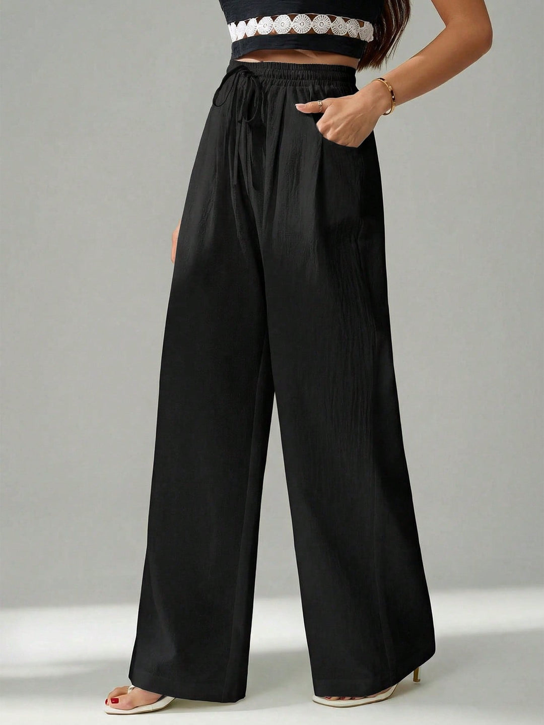 Pantaloni SHEIN, negru